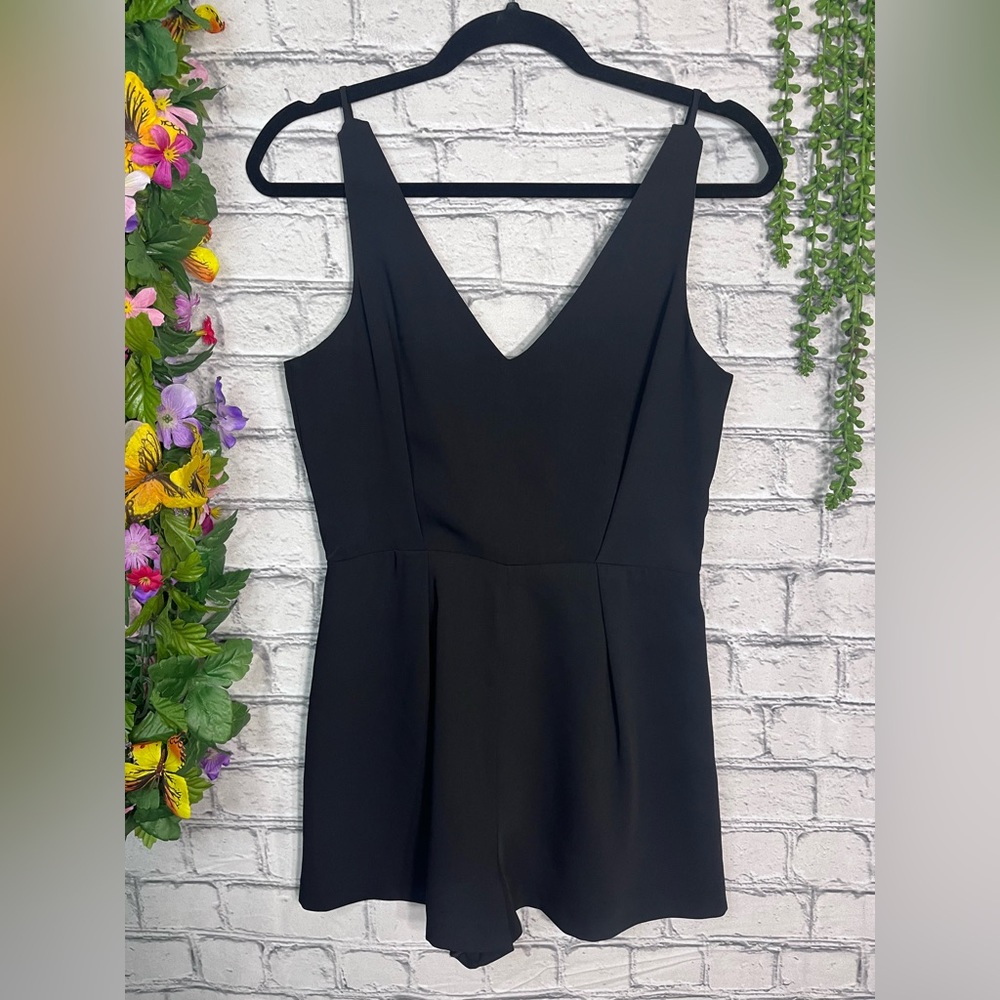 ./💙2/$40💙Top Shop Black Sleeveless Romper Size 4/Small